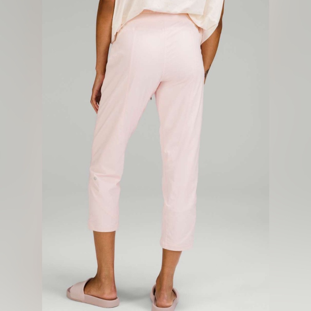 #83 Lululemon Dance Studio Mid-Rise Lined Crop 25" Strawberry Milkshake Sz 12